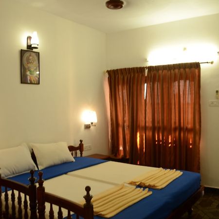 Hotel Sea View Palace - The Beach Hotel, קובאלאם מראה חיצוני תמונה